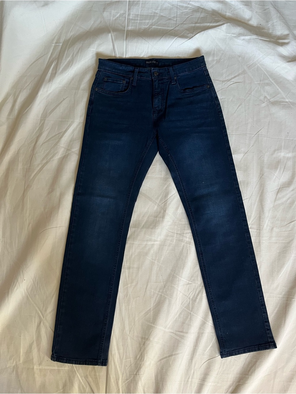 Straight Leg Women's Jeans in Dark Navy. Size 33inch waist